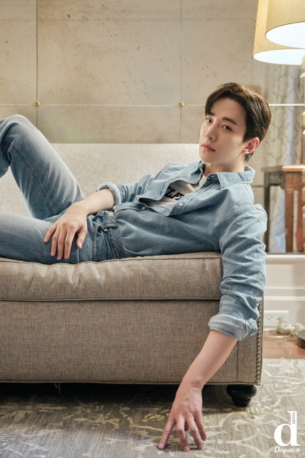 レア‼️ JUNHO THE Moment フーディ Lee Junho – Photos by Dispatch During Tommy Hilfiger Fashion Show